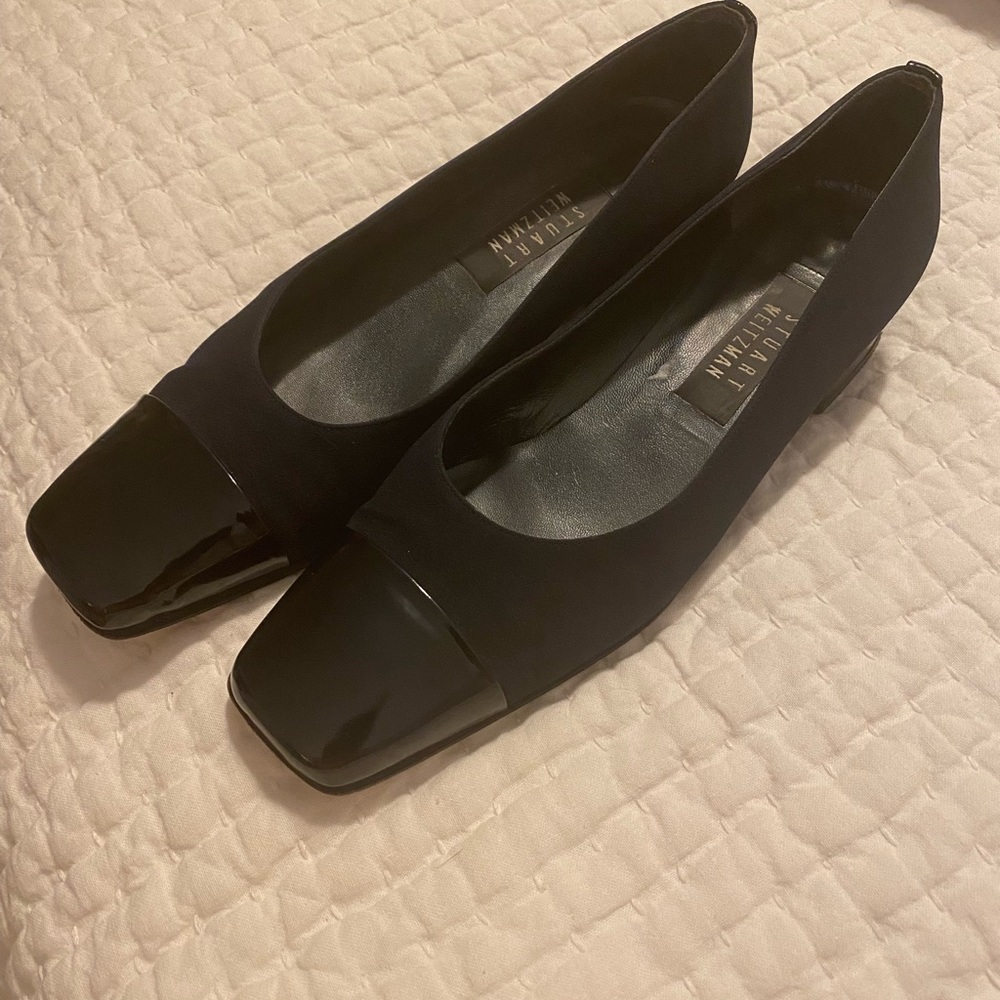 Stuart Weitzman Classic Pump. Navy Blue with Patent. Size 9.5 b.
